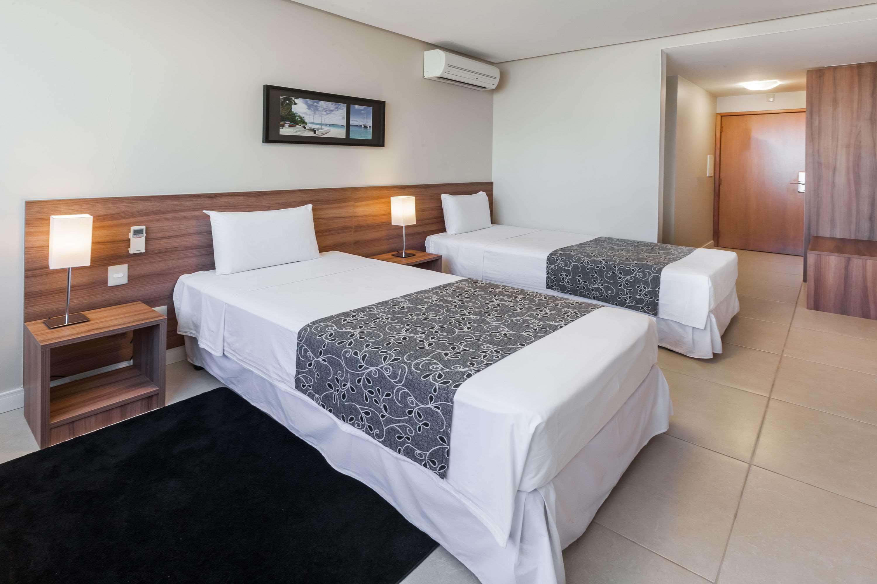 Days Inn By Wyndham Linhares Eksteriør billede