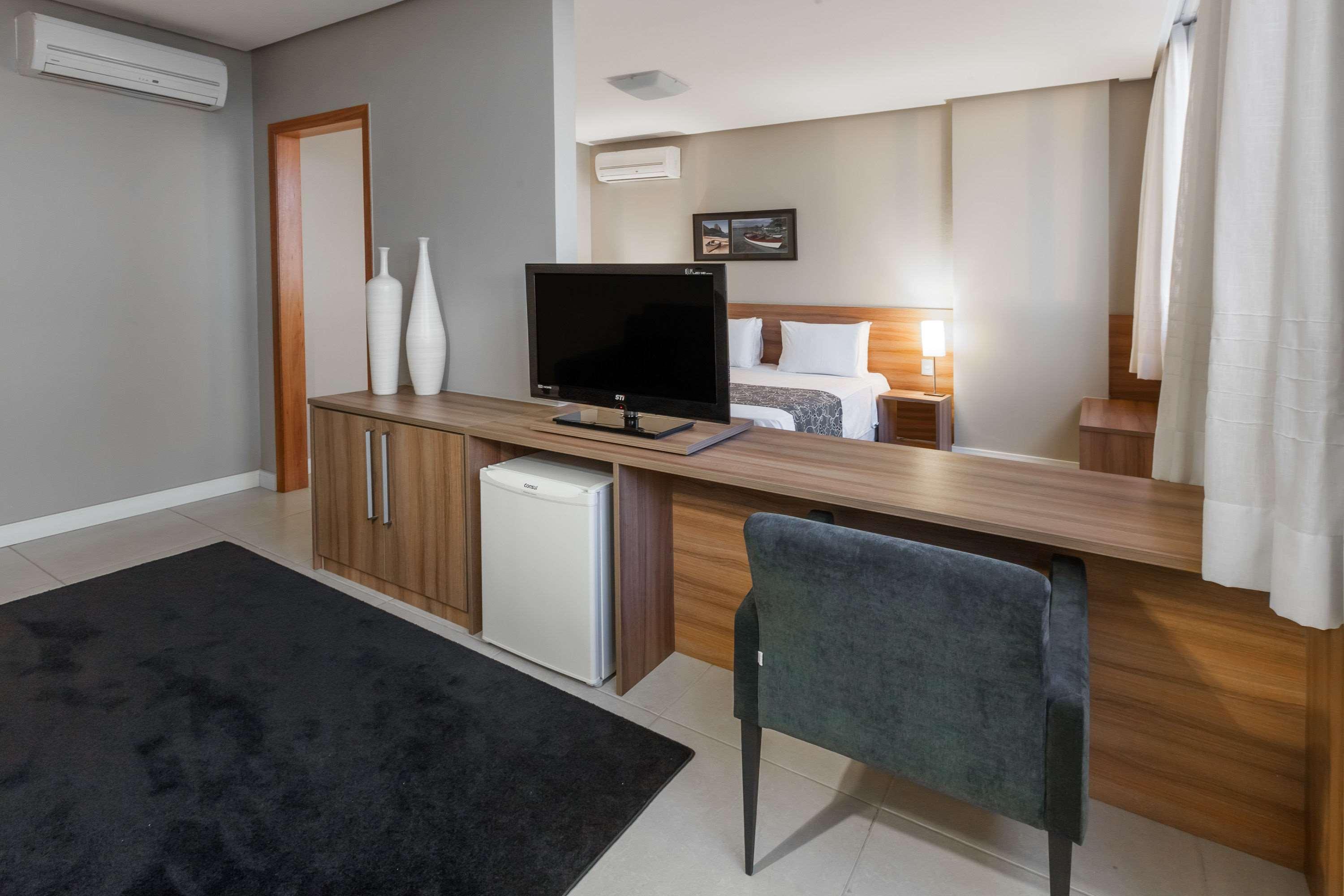 Days Inn By Wyndham Linhares Eksteriør billede