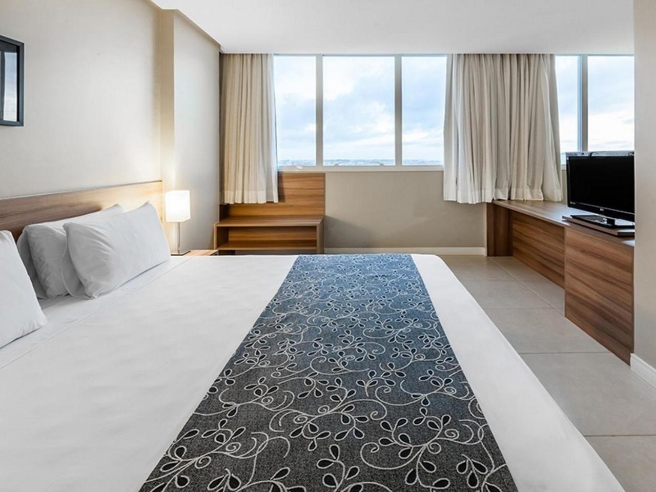 Days Inn By Wyndham Linhares Eksteriør billede